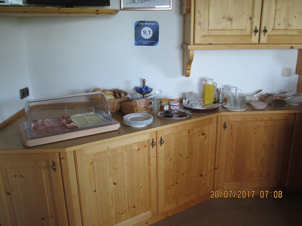 ホテル Haus Bergfried ヴェステンドルフ エクステリア 写真